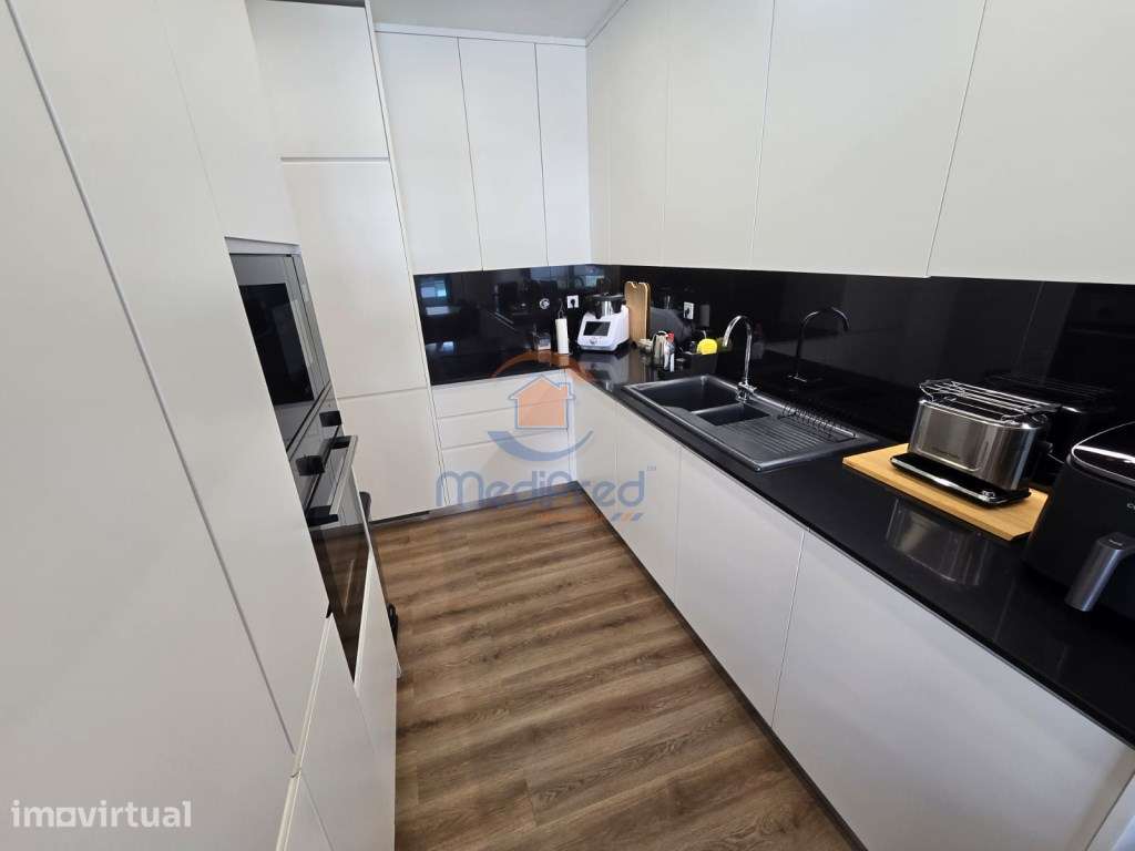 Apartamento T2 c/ Parqueamento e Arrecadação | Casal Residence, Pon... - Grande imagem: 4/30