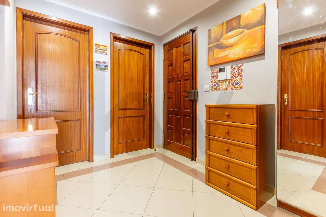 Apartamento T2+1 em  Santa Marta do Pinhal – Corroios - Grande imagem: 2/20