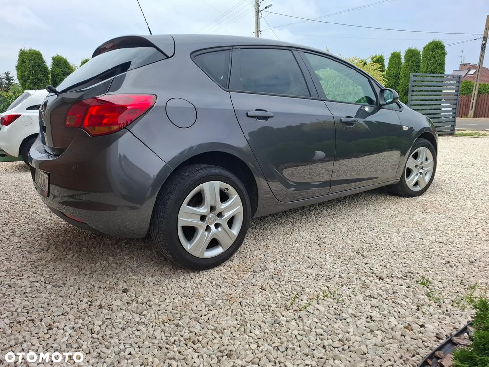 Opel Astra 1.4 Turbo - 10