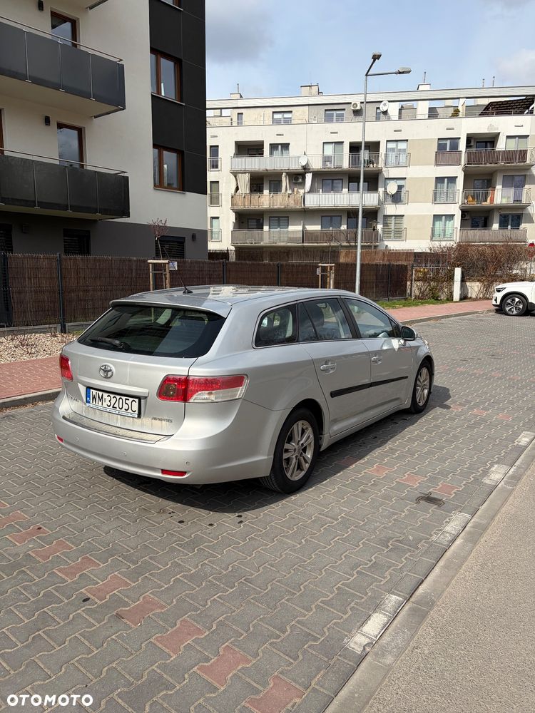 Toyota Avensis 2.0 D-4D Sol+NAVI - 4