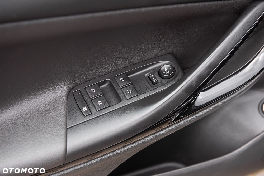 Opel Astra 1.4 T Dynamic S&S - 20