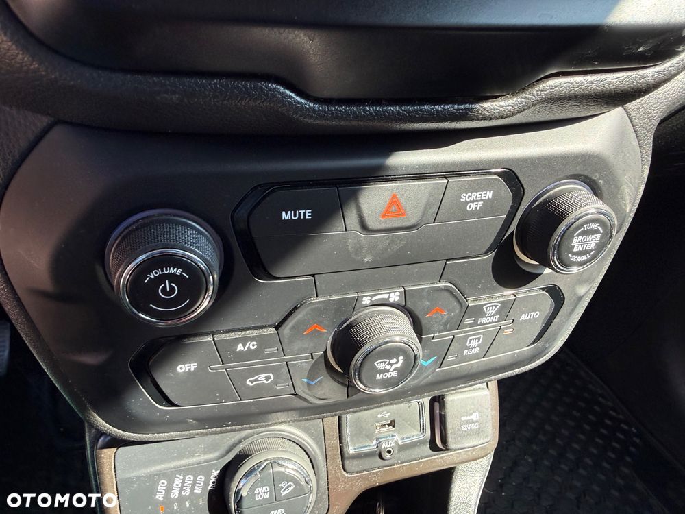 Jeep Renegade 1.3 GSE T4 Turbo Limited 4x4 S&S - 23