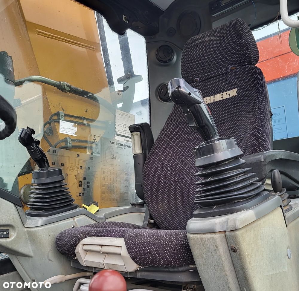 Liebherr A 918 Compact / z Niemiec / - 11