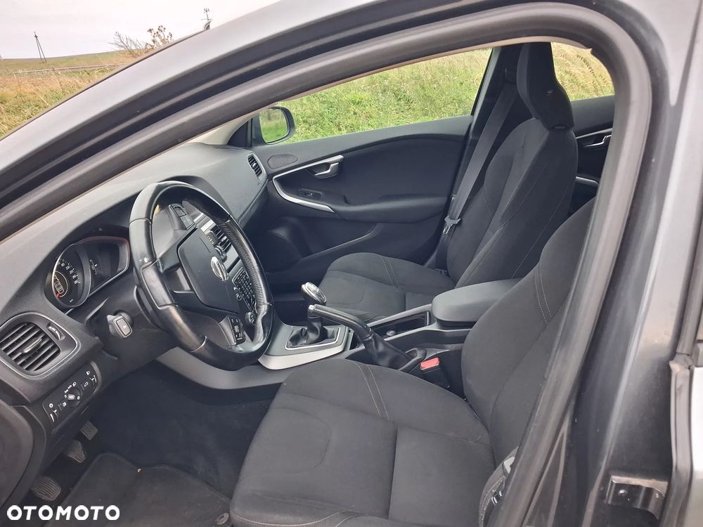 Volvo V40 D2 - 14