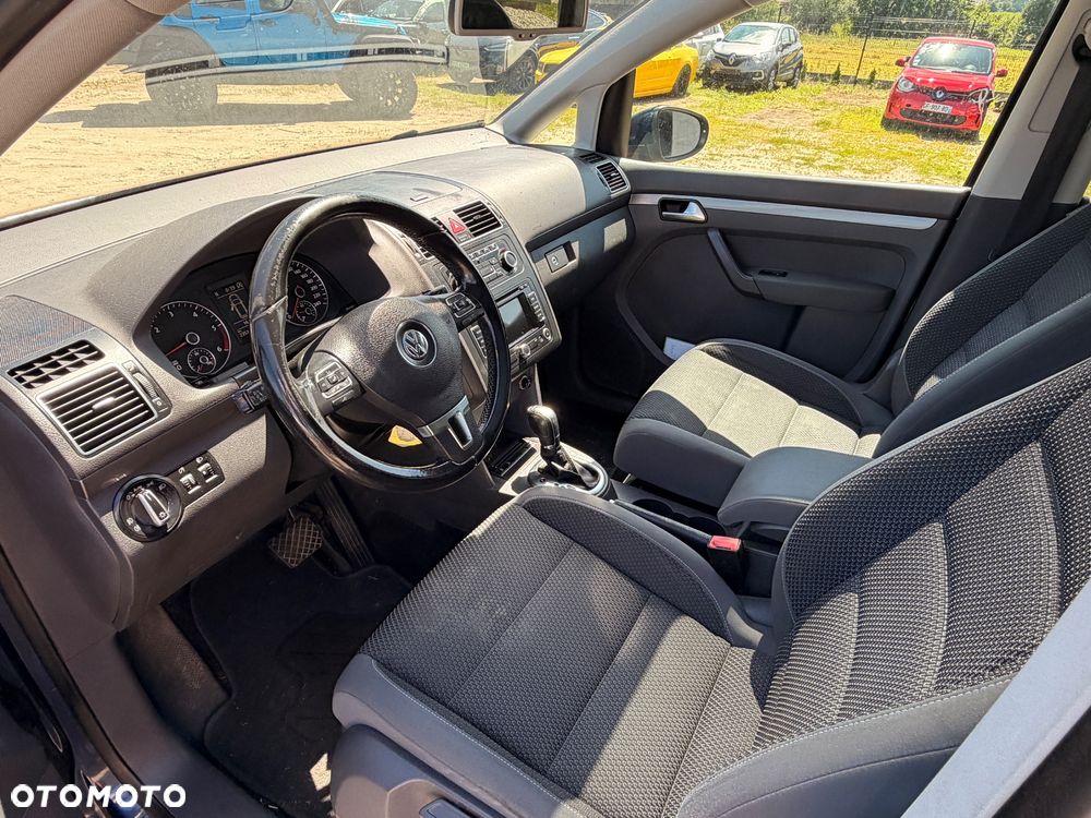Volkswagen Touran 1.6 TDI DPF BlueMotion Technology DSG Highline - 15