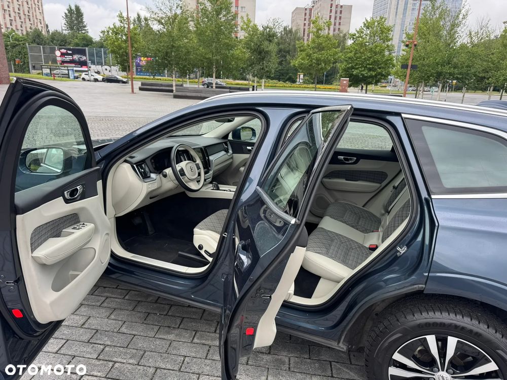Volvo XC 60 T6 Plug-In Hybrid AWD Inscription - 15