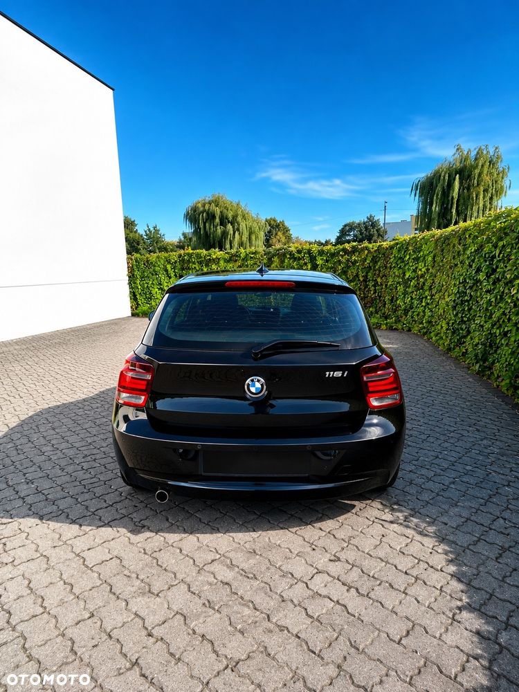 BMW Seria 3 318i - 4