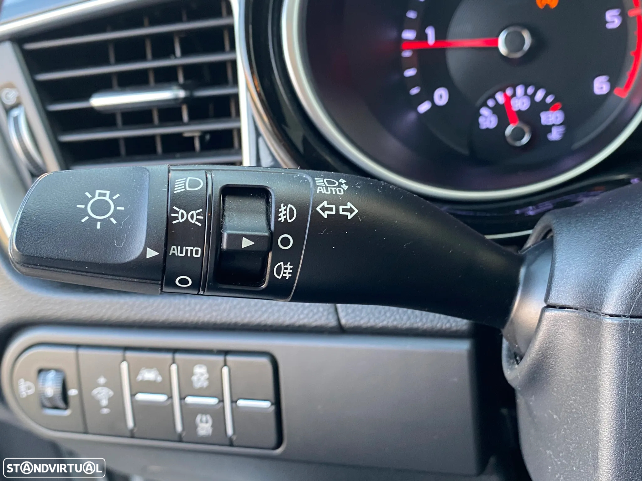 Kia Ceed SW 1.6 CRDi MHEV Urban - 26