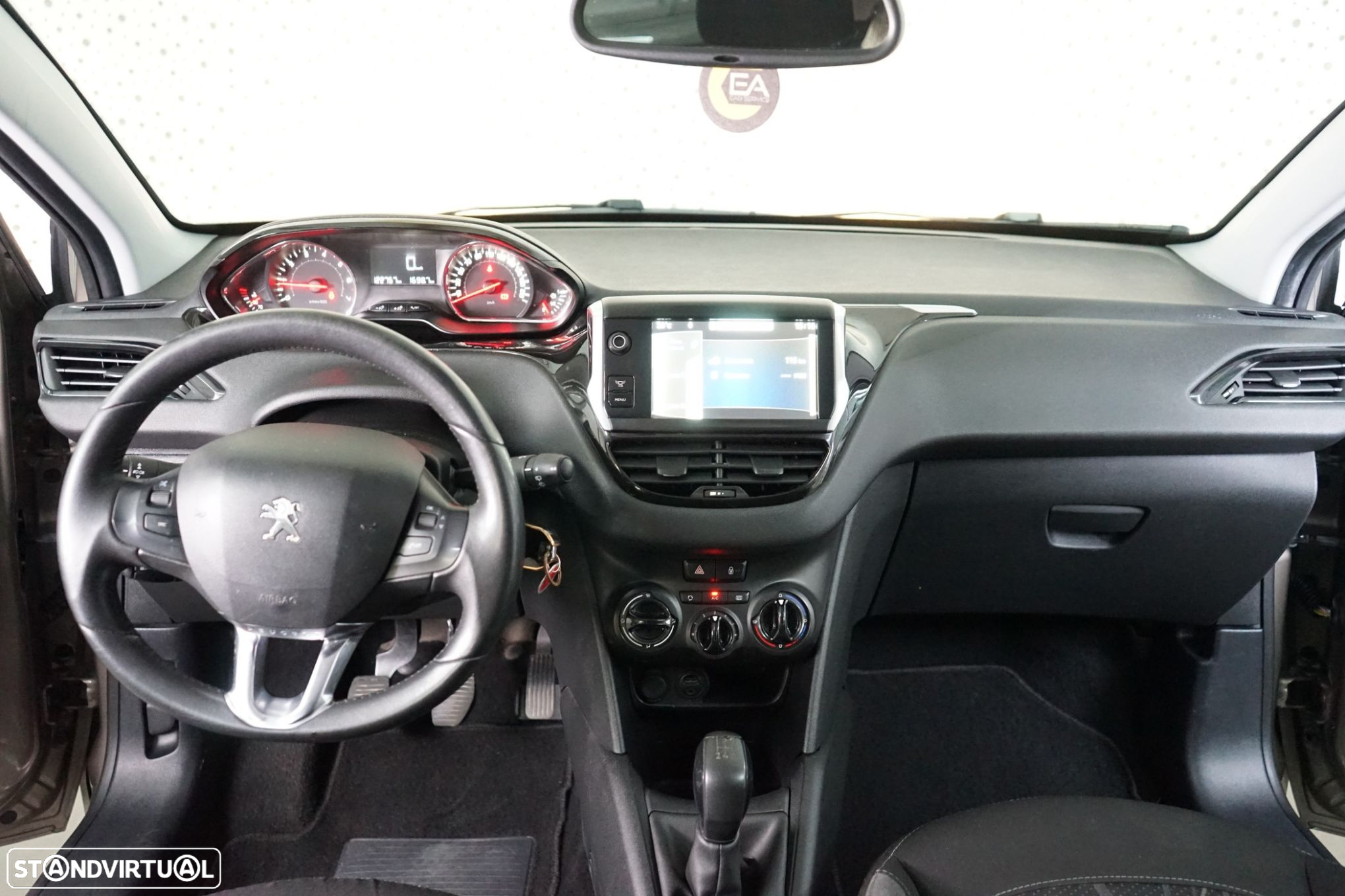 Peugeot 208 - 19