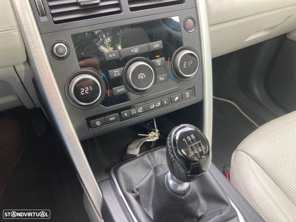 Land Rover Discovery Sport - 12