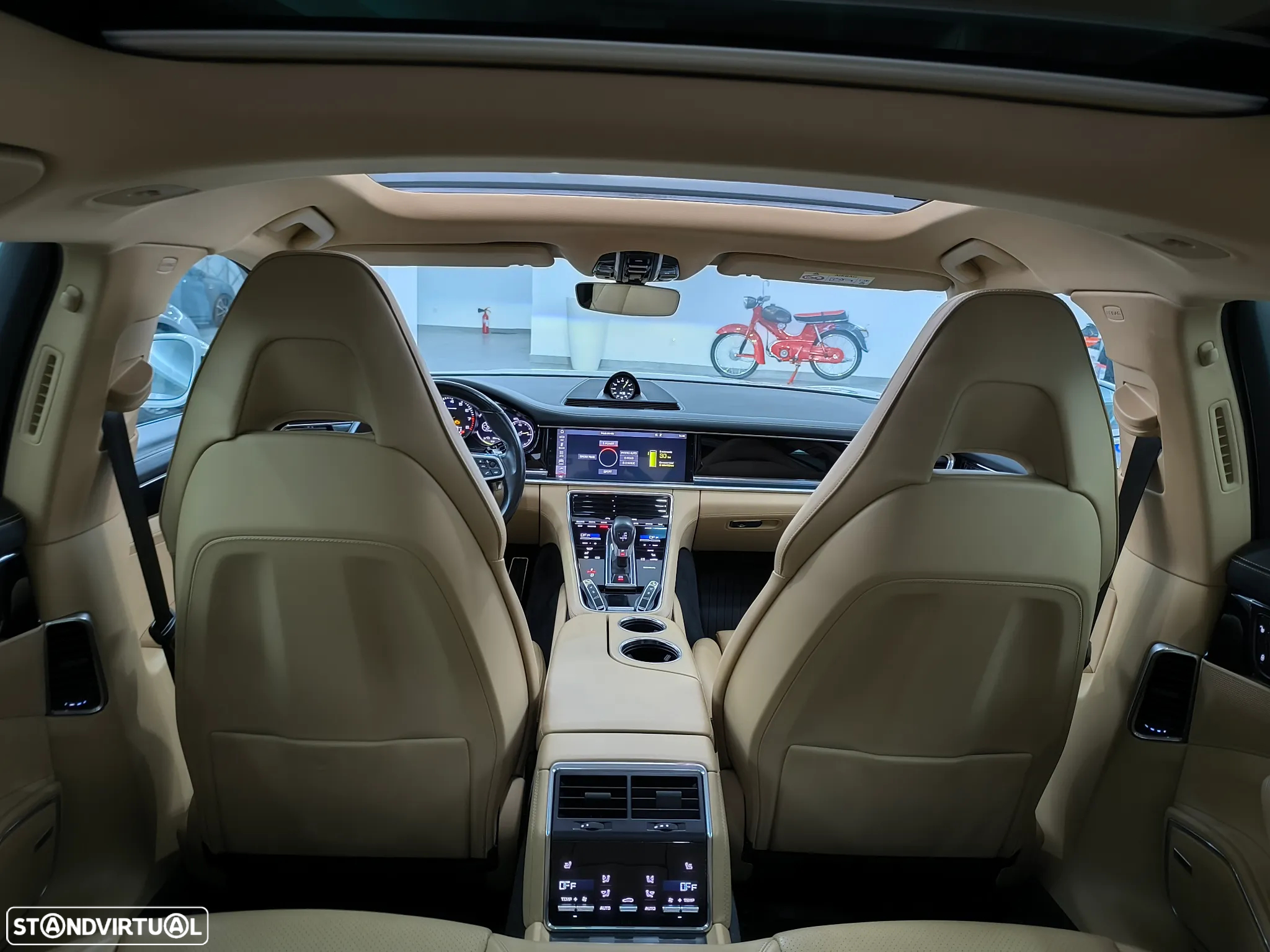 Porsche Panamera Sport Turismo 4 E-Hybrid - 39