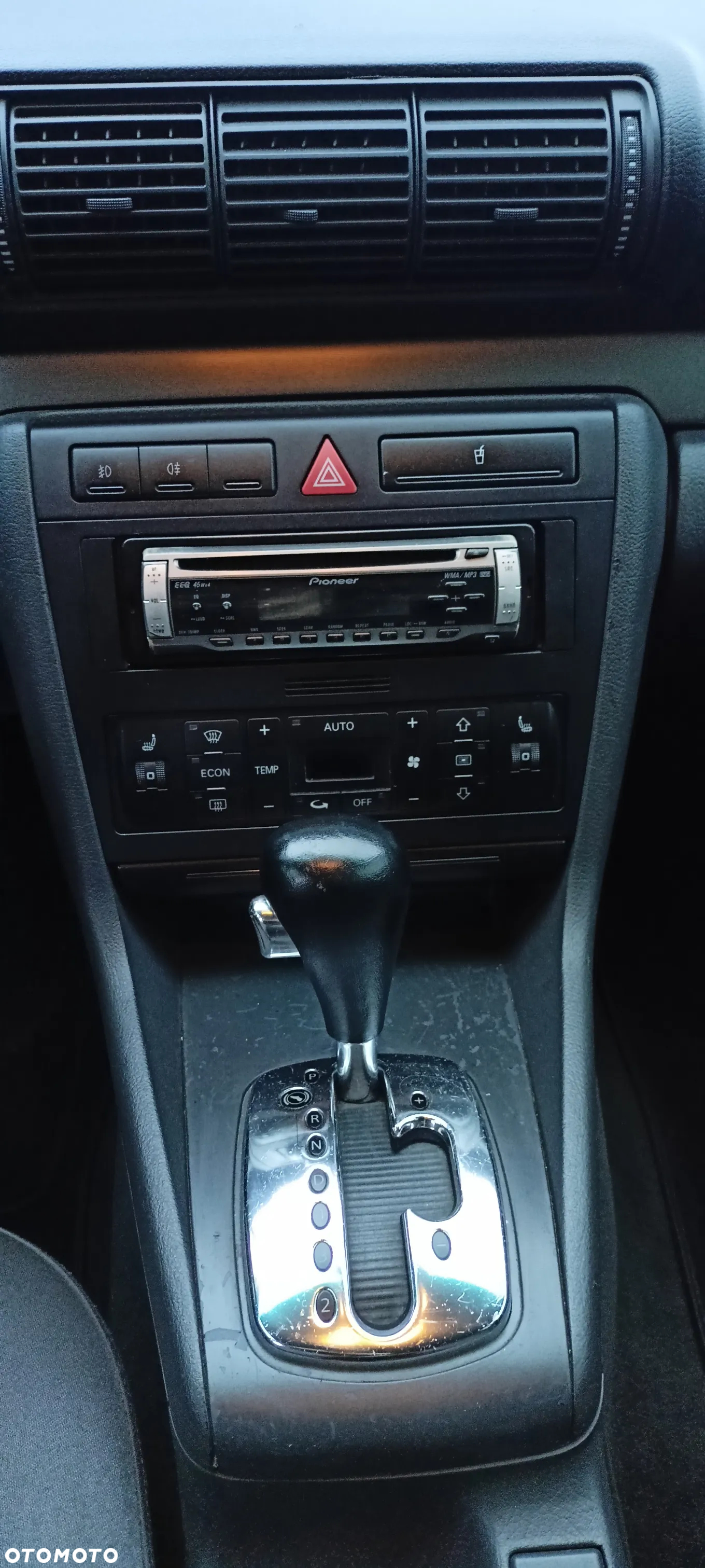 Audi A4 2.4 Tiptronic - 13
