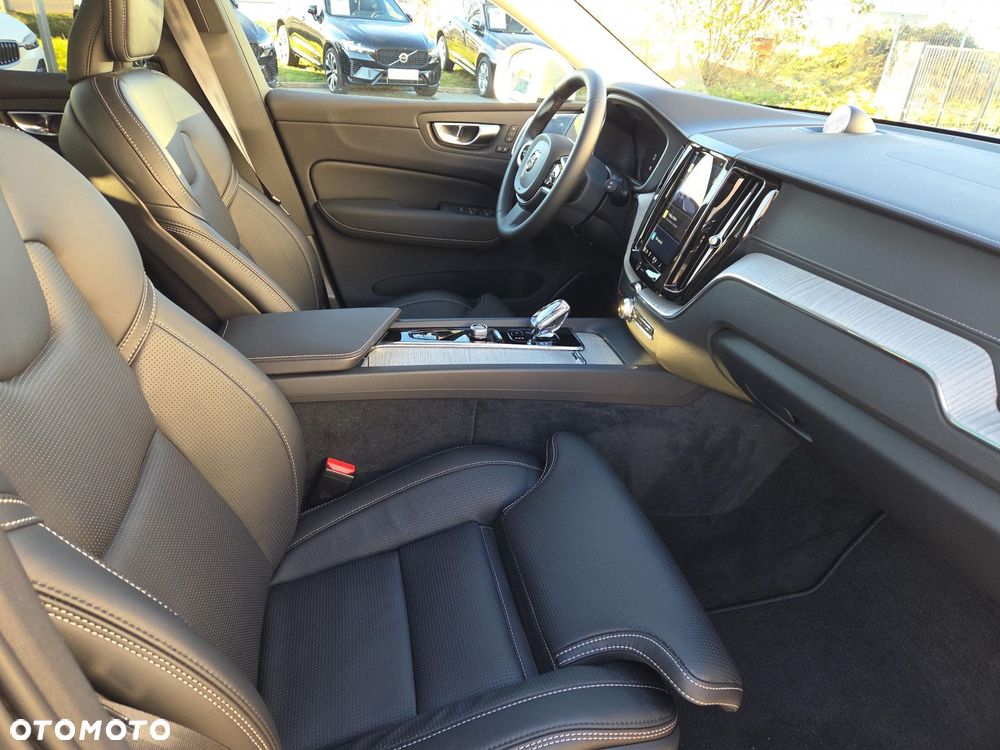 Volvo XC 60 T8 AWD Ultra Bright - 11