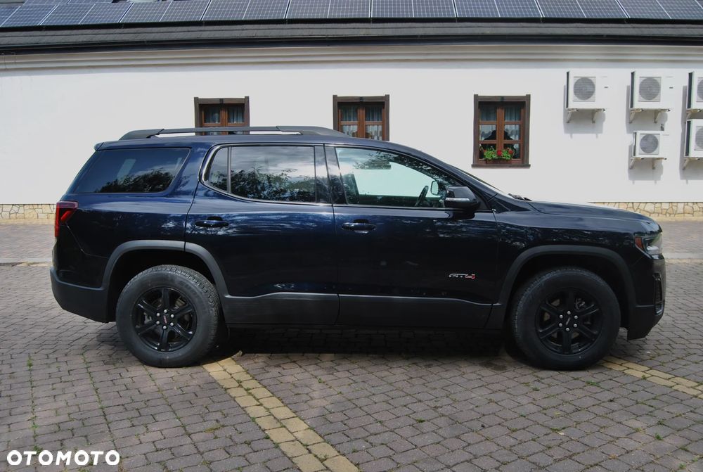 GMC Acadia - 23