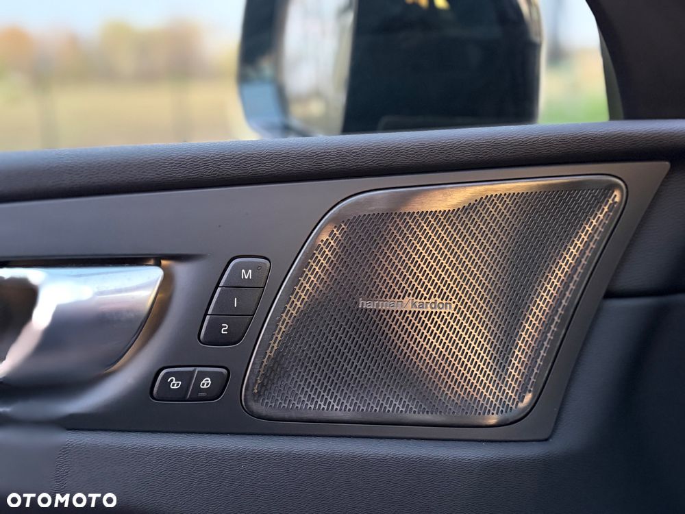 Volvo XC 60 B4 D Plus Dark - 6