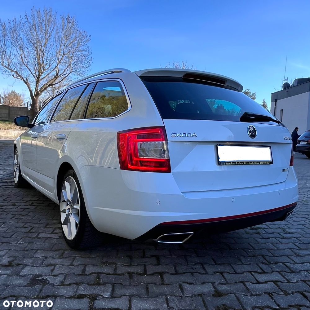 Skoda Octavia 2.0 TDI DSG RS - 40