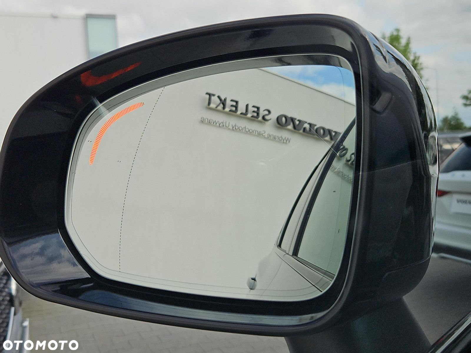 Volvo XC 60 B4 B Plus Dark - 32
