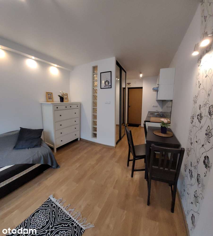 Kawalerka 20 m² | Metro Świętokrzyska 100 m | Bagno 5 | Bezpośrednio