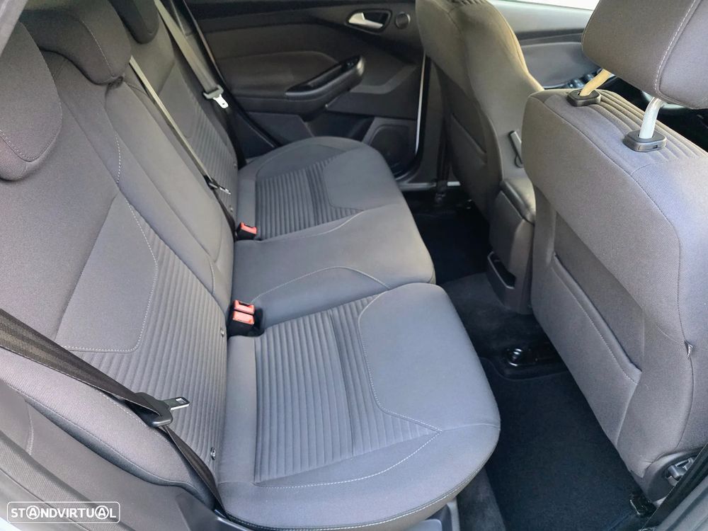 Ford Focus 1.0 SCTi Titanium - 42