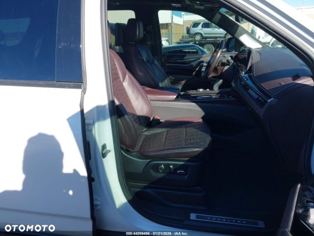 Cadillac Escalade - 7