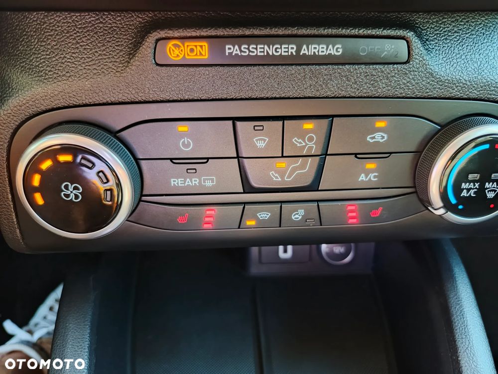 Ford Focus 1.0 EcoBoost Titanium - 23