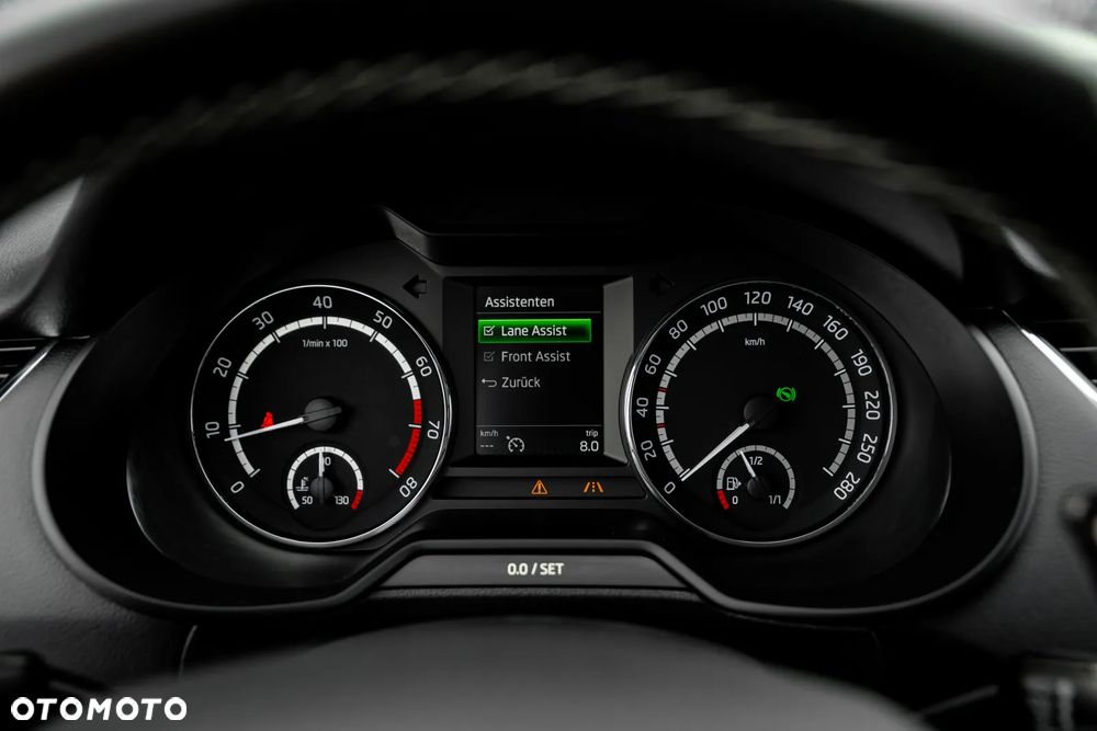 Skoda Octavia 2.0 TSI (Green tec) DSG RS - 29