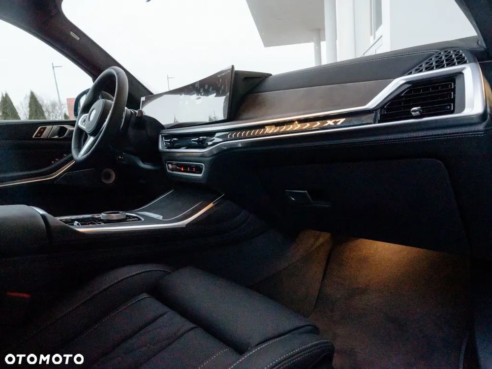 BMW X7 - 7
