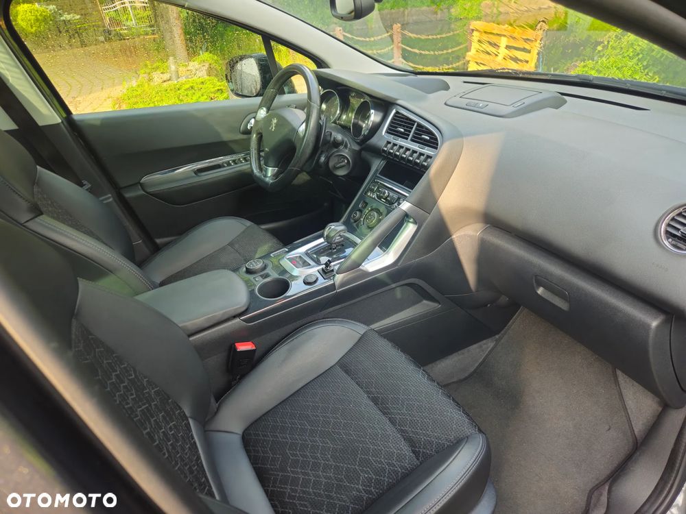 Peugeot 3008 Hybrid4 - 16