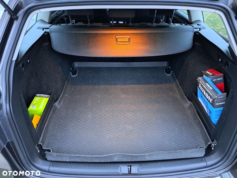 Volkswagen Passat Variant 2.0 TDI BlueMotion Technology Highline - 18