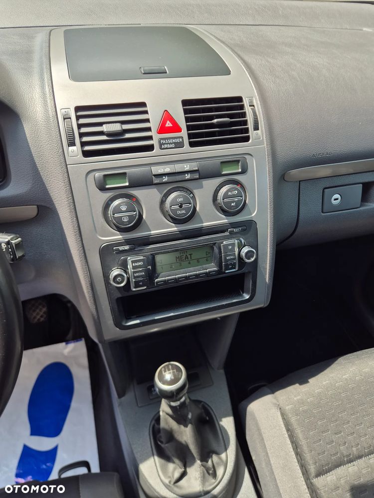 Volkswagen Touran 2.0 TDI DPF Trendline - 17