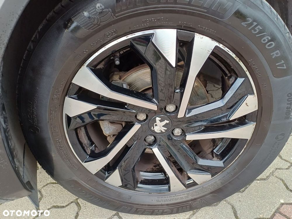 Peugeot 2008 - 9
