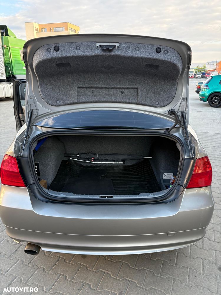 BMW Seria 3 320d - 15