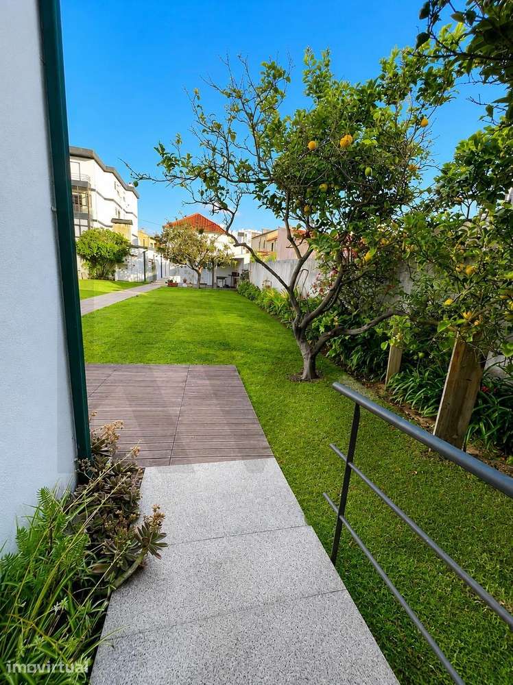 Figueira da Foz Moradia T4 Renovada com Jardim e Garagem Dupla a Pouco - Grande imagem: 4/28