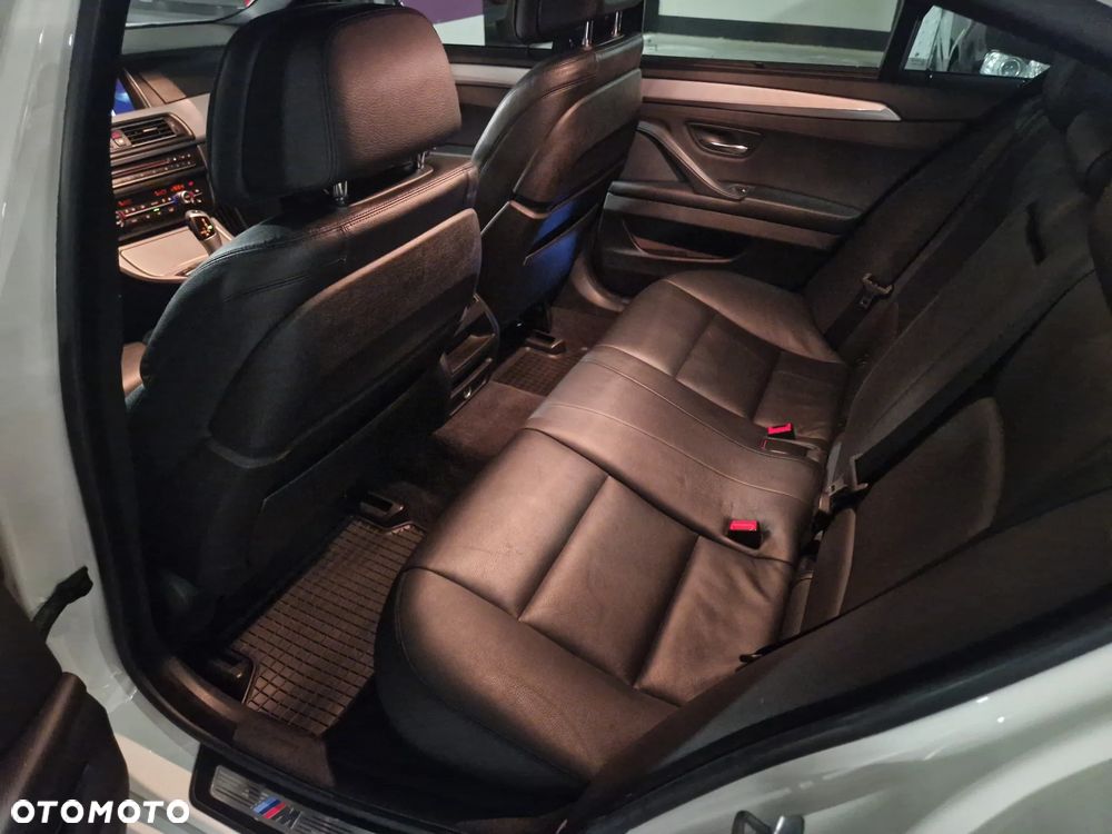 BMW Seria 5 520d xDrive - 11