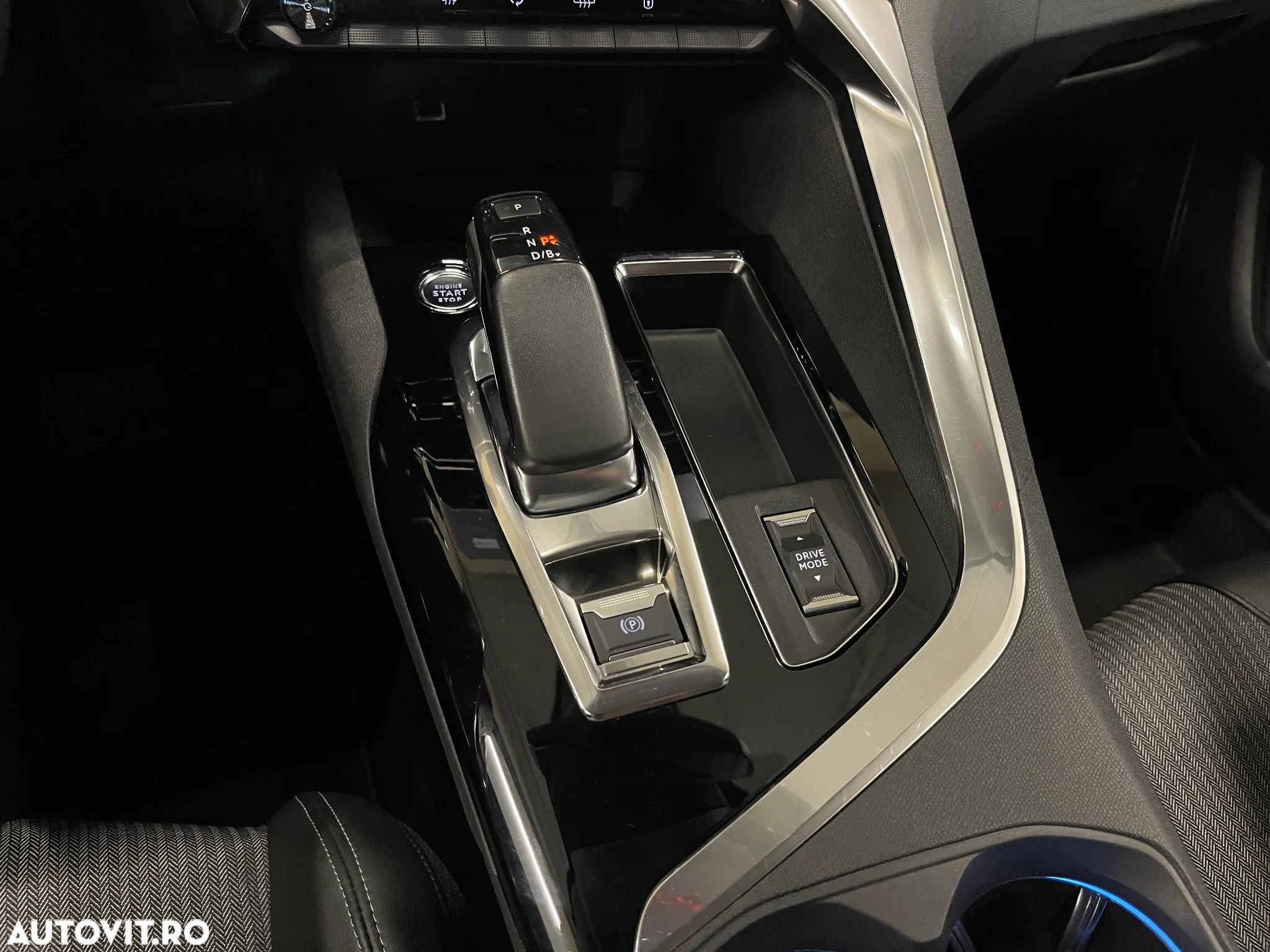 Peugeot 3008 Plug-In Hybrid 225 e-EAT8 Allure Pack - 26