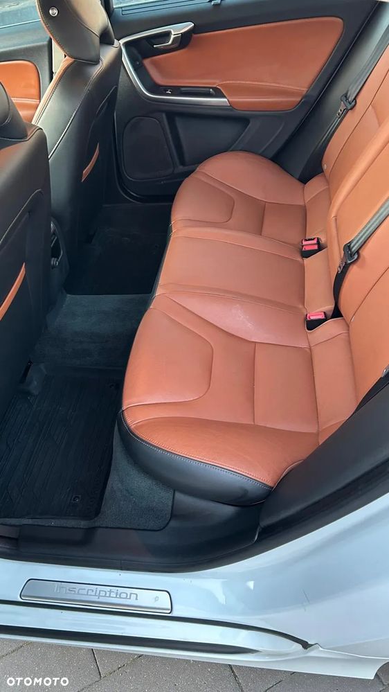 Volvo S60 T5 Drive-E Dynamic Edition (Momentum) - 14