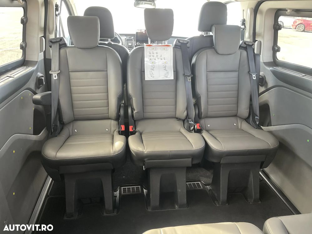 Ford Tourneo Custom - 25
