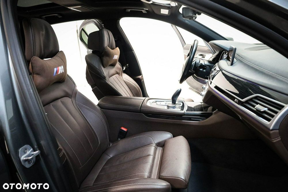 BMW Seria 7 - 31