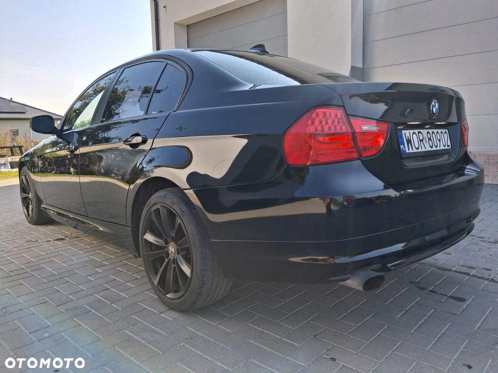 BMW Seria 3 320i - 5