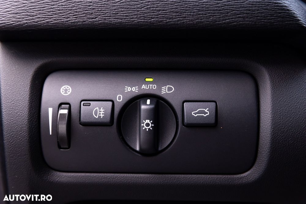 Volvo V40 D4 VEA Aut. Inscription - 24