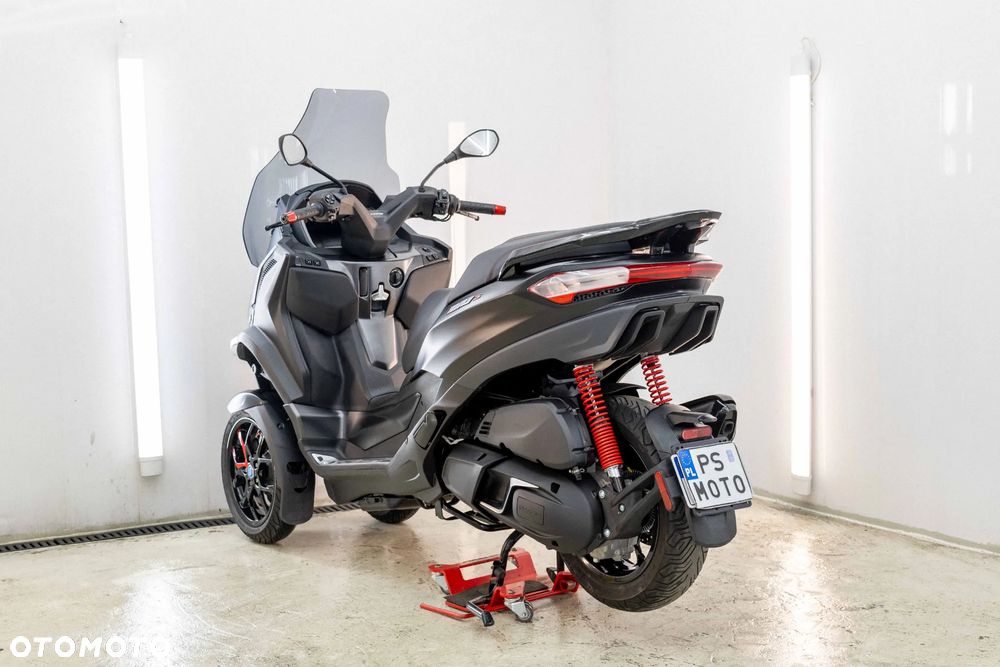 Piaggio MP-3 - 8