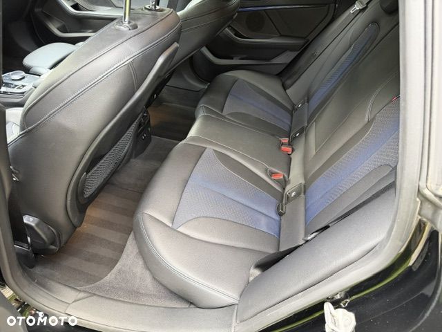 BMW Seria 2 218i - 4