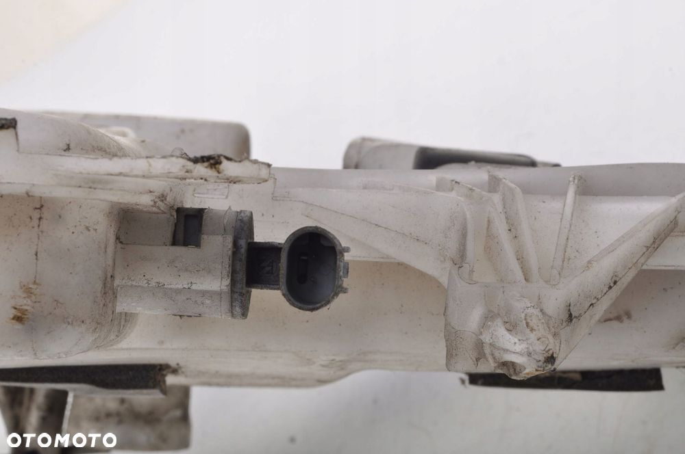BMW E82 ZBIORNICZEK SPRYSKIWACZY 7229537 - 7