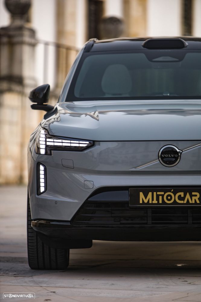 Volvo EX90 Twin Performance AWD Plus (7L) - 3