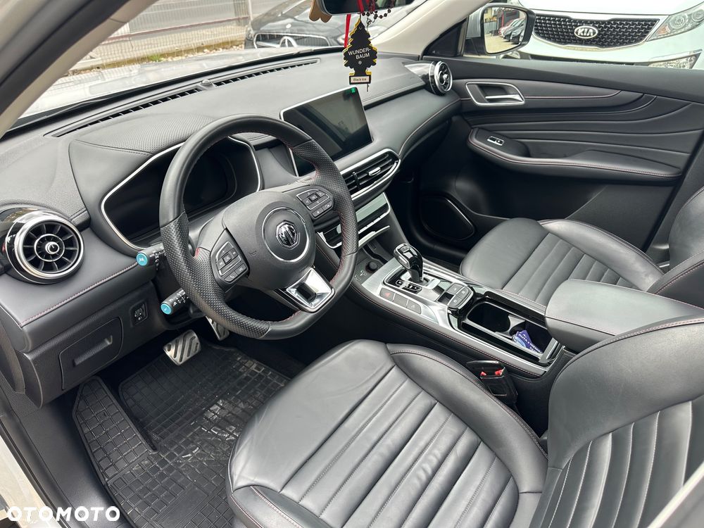 MG HS 1.5 T-GDI Exclusive DCT - 17