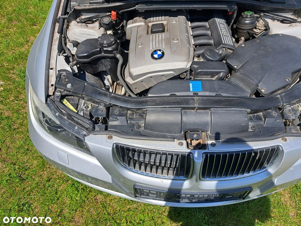 BMW Seria 3 325i - 2