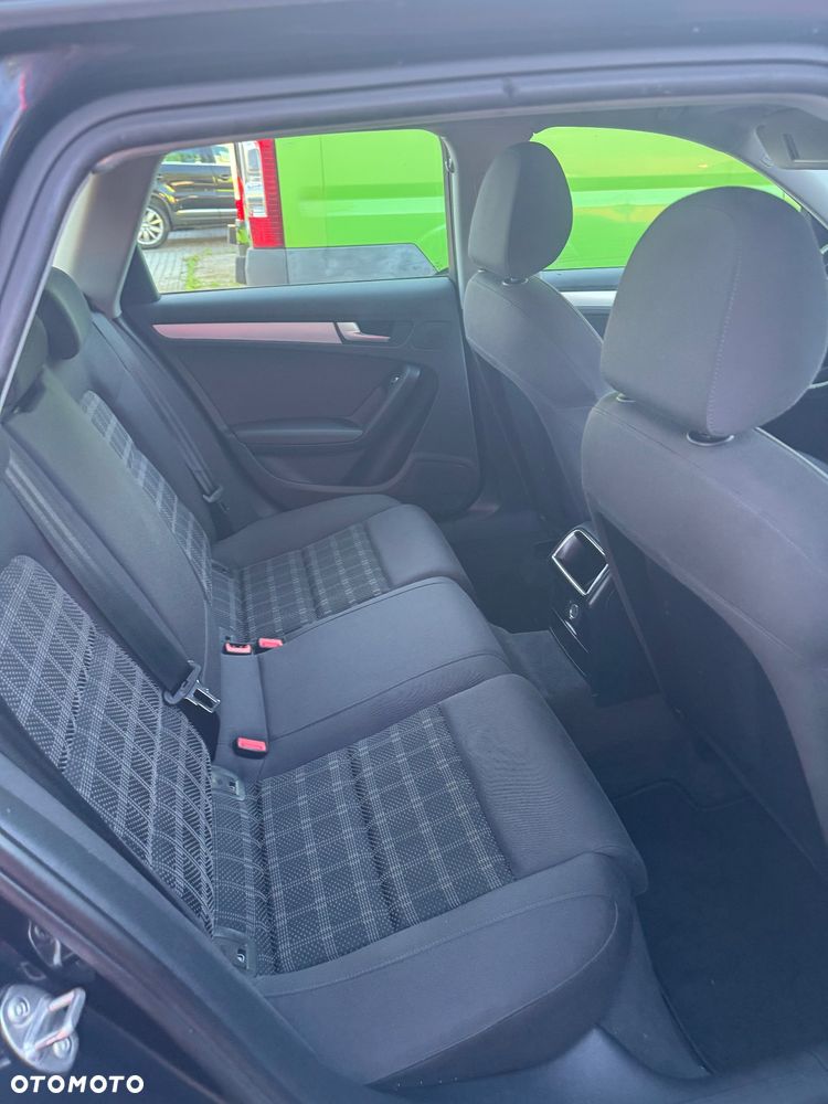 Audi A4 Avant 2.0 TDI DPF quattro S tronic Attraction - 8