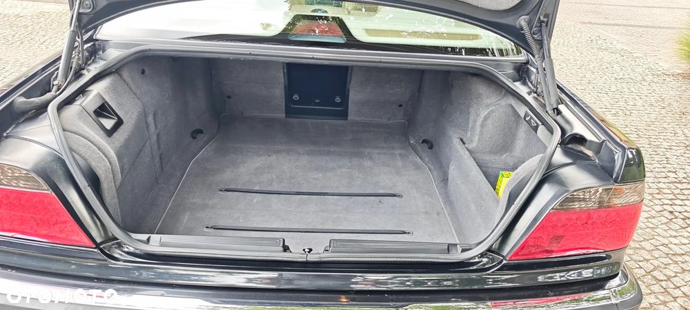 BMW Seria 7 - 12
