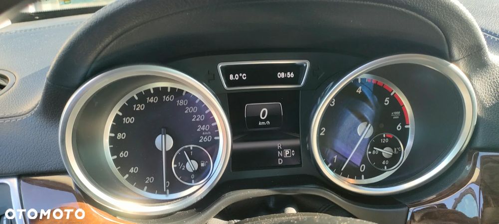 Mercedes-Benz GL 350 BlueTEC 4Matic 7G-TRONIC - 29