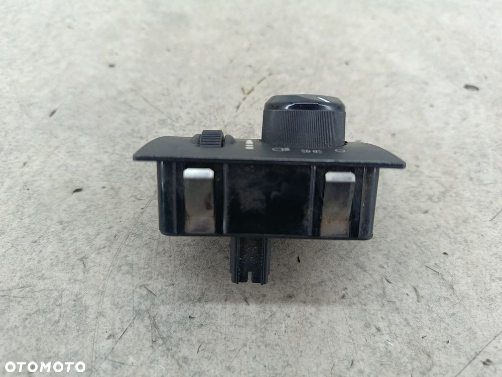 WŁĄCZNIK ŚWIATEŁ DODGE GRAND CARAVAN P1AC50DX9AB 3.3 V6 - 2